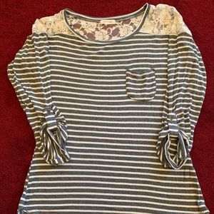 Stripped 3 quarter sleeve shirt with lace backing